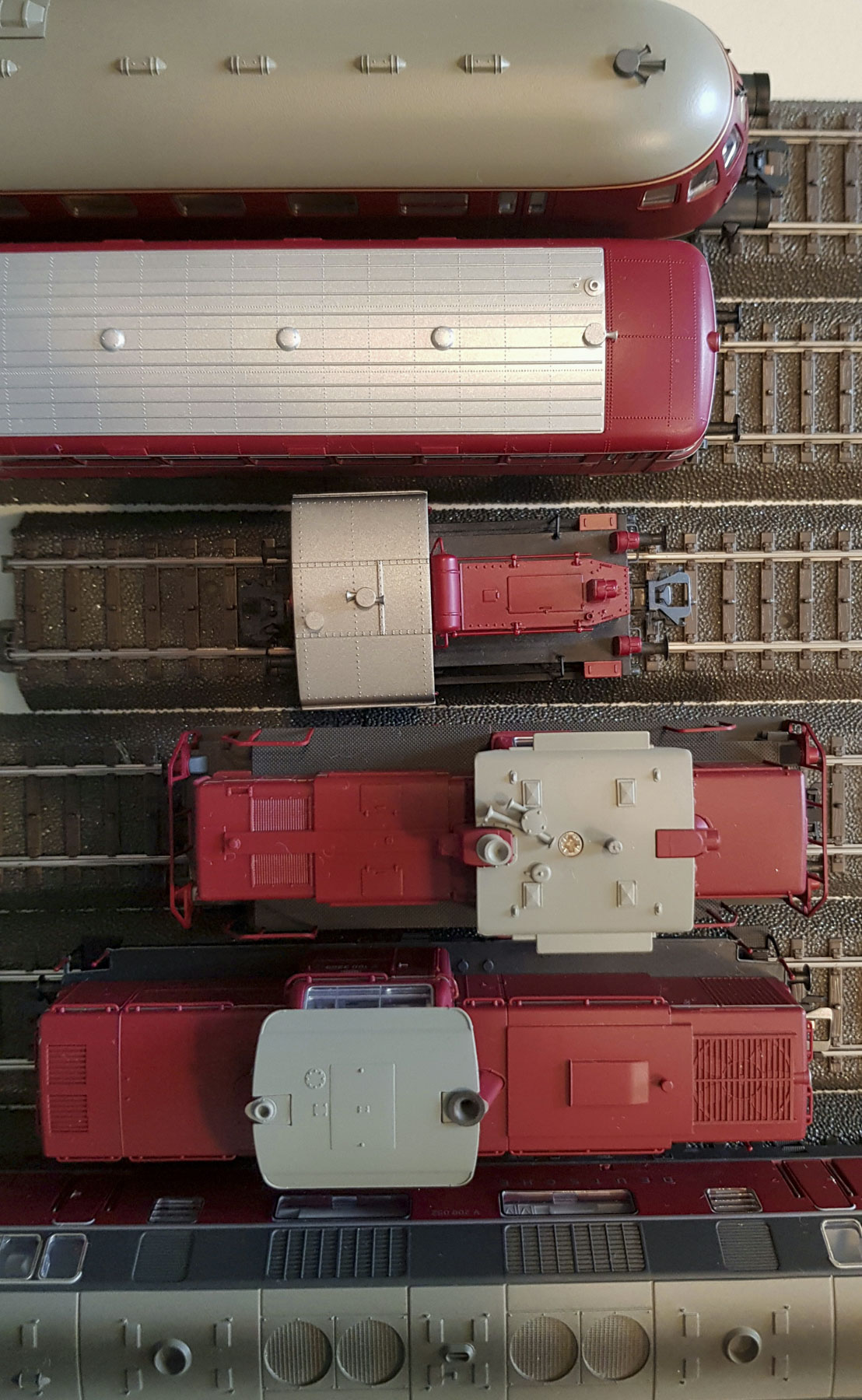 Rote Loks Vogelperspektive flach 2 von 2